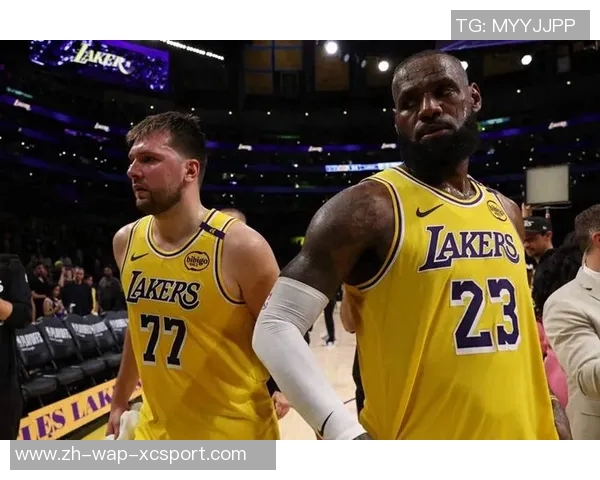 湖人队在季后赛中的辉煌历程与对手的激烈对抗分析 湖人队在季后赛中的辉煌历程与对手的激烈对抗分析